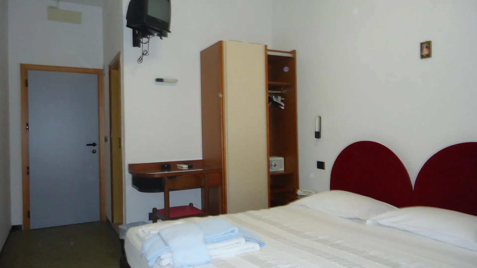 Hotel L&V Rímini 3*,  Italia