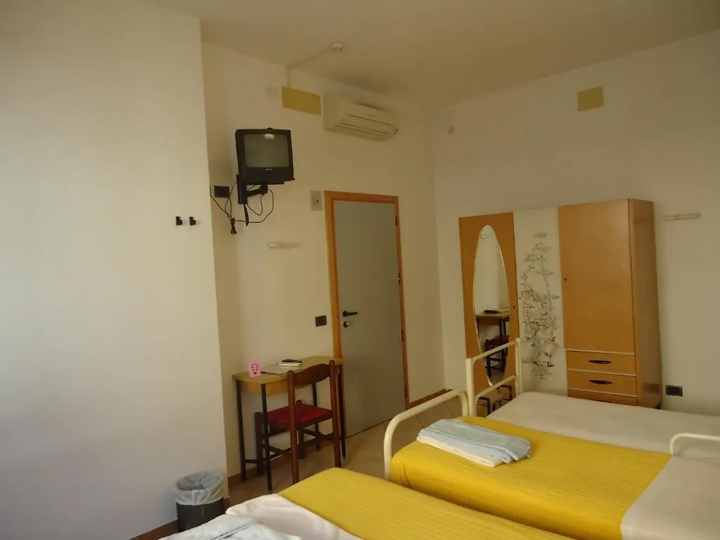 Hotel L&V ريميني
